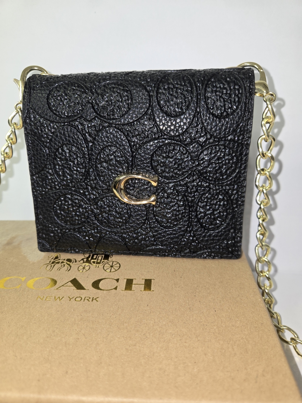 crossbody - Picture 3 of 9